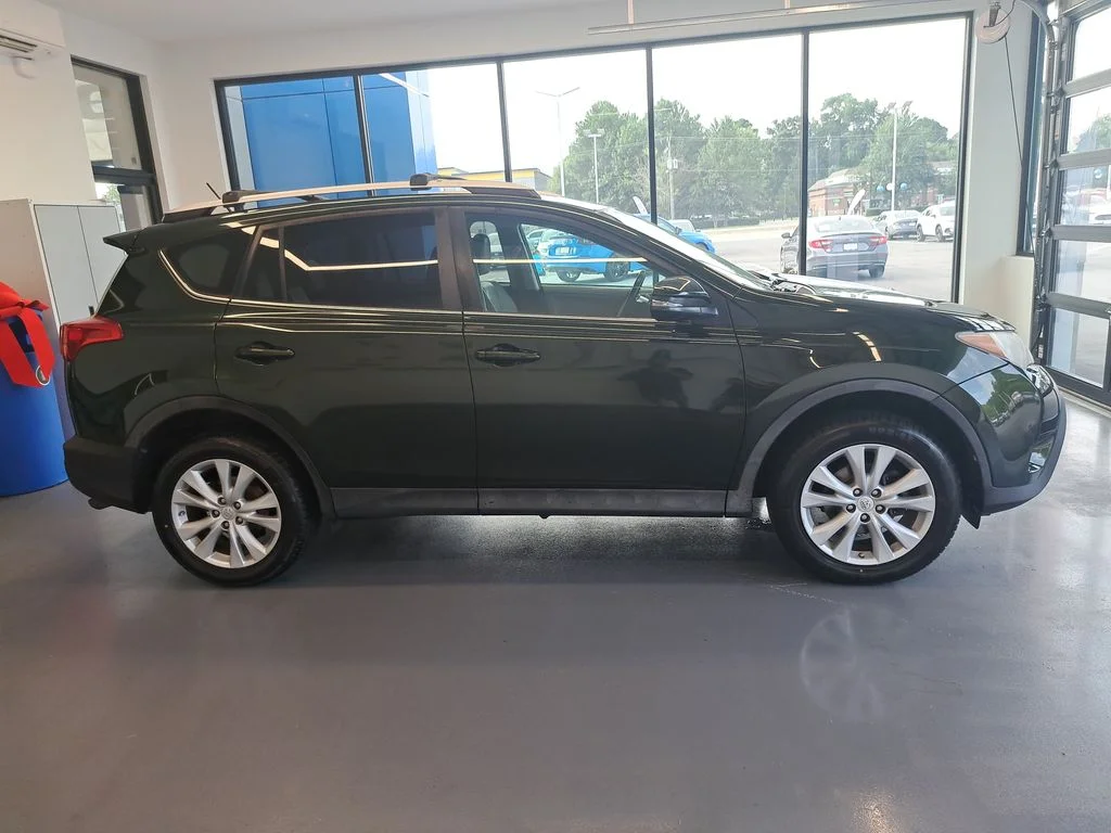 Used 2013 Green Toyota Limited image 16