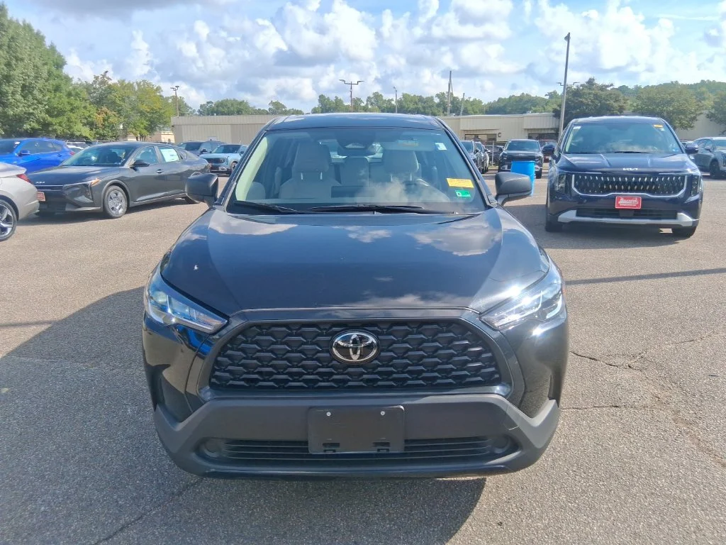Used 2025 Black Toyota L image 2