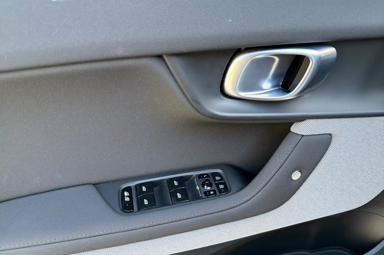 Used 2023 WHITE Polestar  image 10
