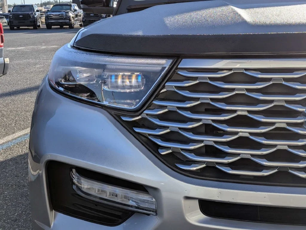 Used 2020 Silver Metallic Ford Platinum image 7