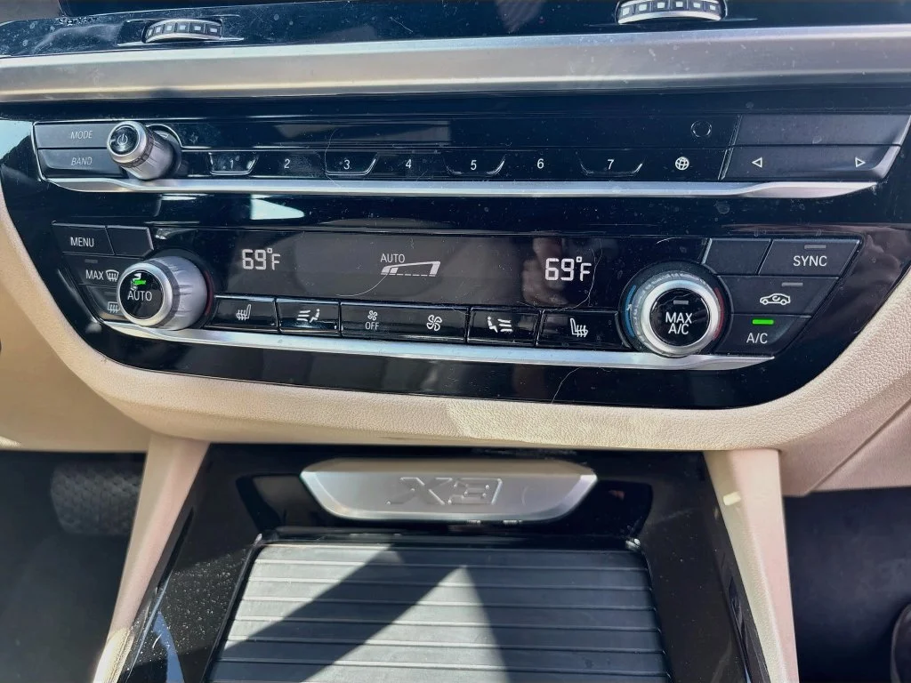 Used 2019 Green BMW sDrive30i image 24