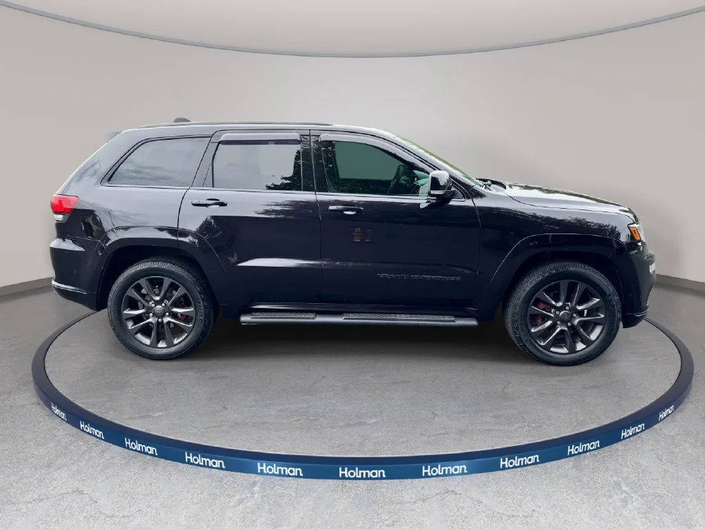 Used 2018 Red Jeep Overland image 5
