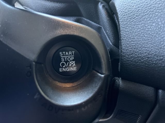 Used 2018 Glacier Metallic Jeep Latitude image 25