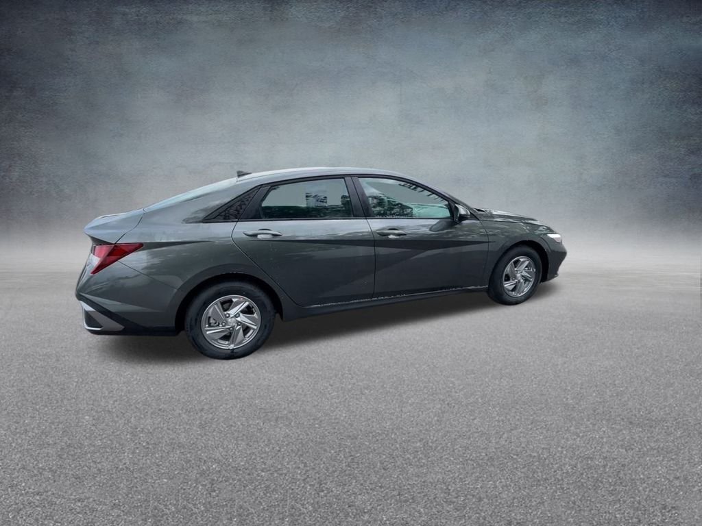 2025 Hyundai Elantra SE - Photo 25