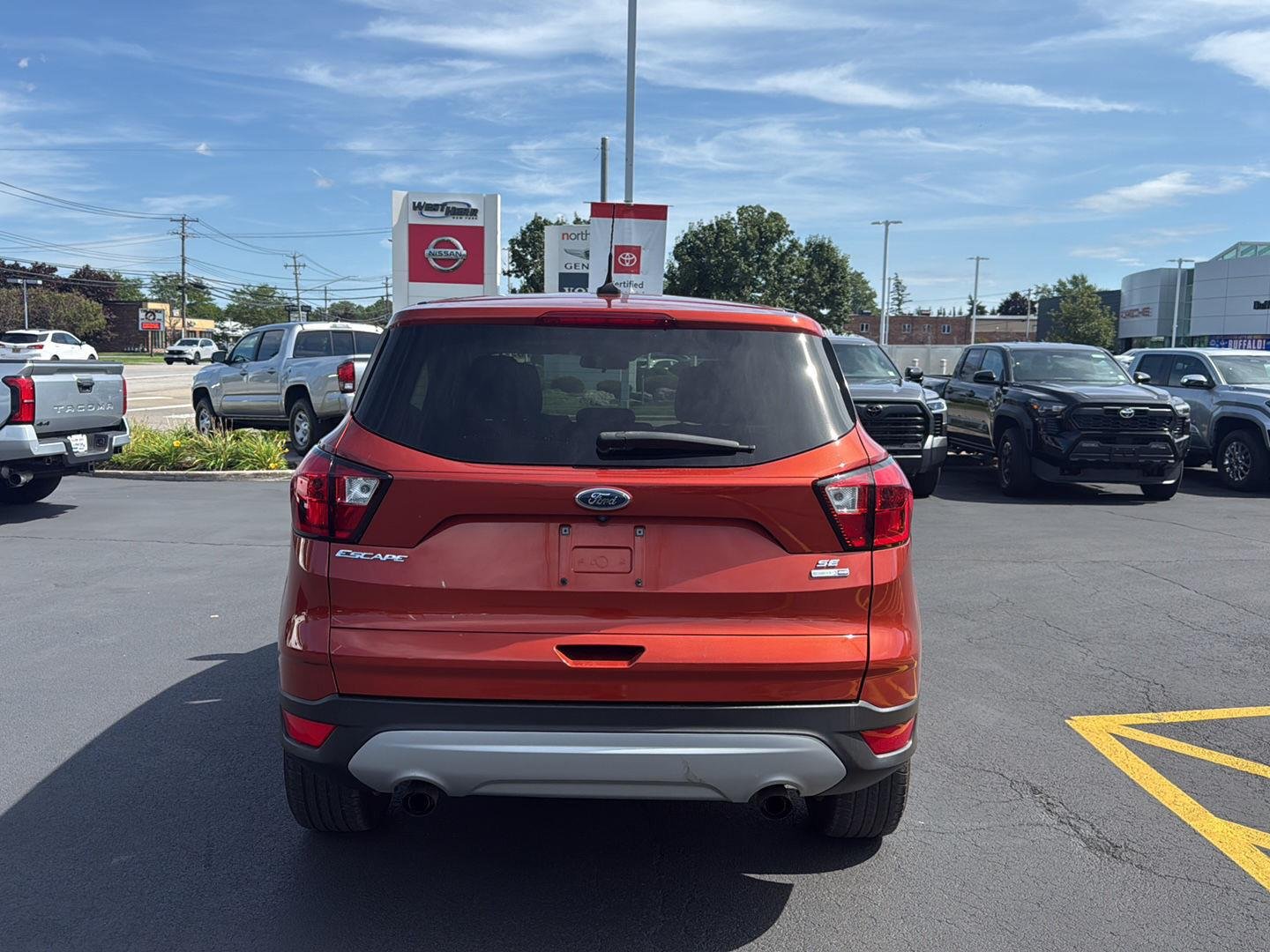 Used 2019 Sedona Orange Ford SE image 4