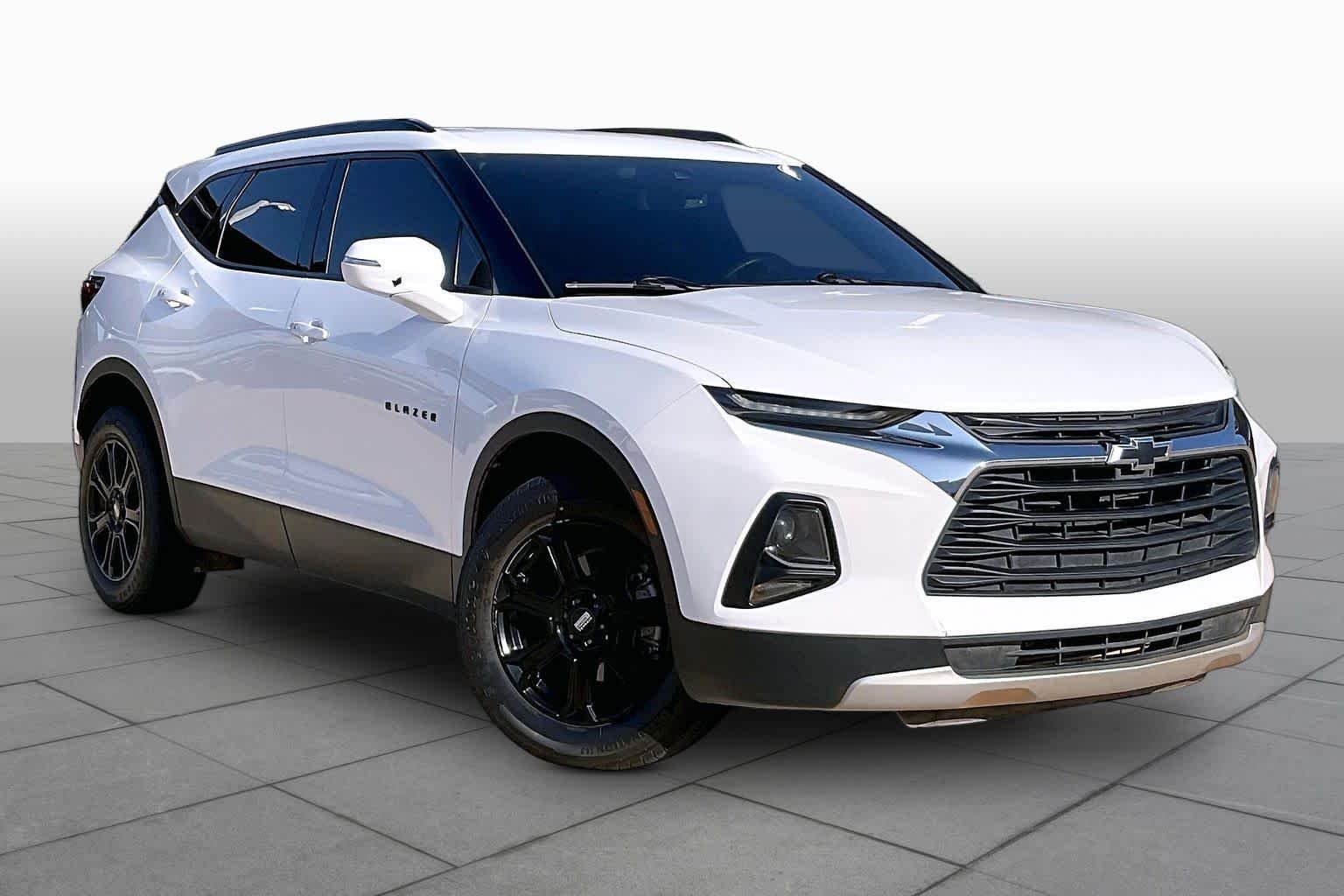 Used 2021 SUMMIT WHITE Chevrolet LT image 3