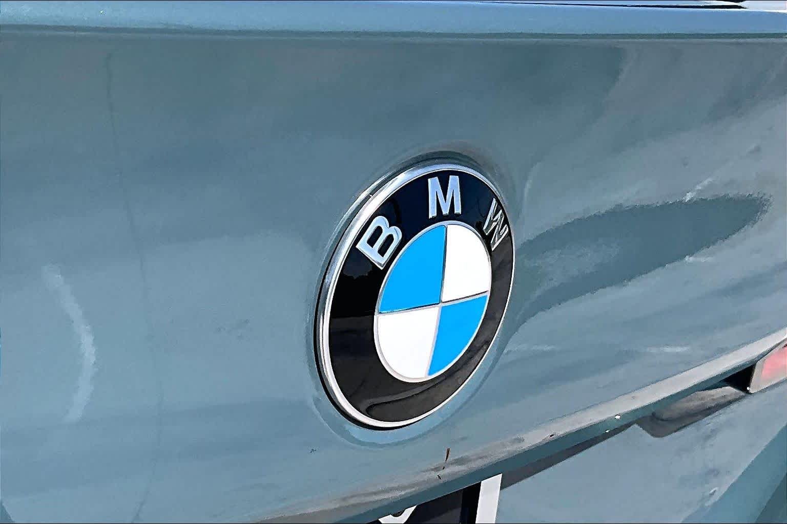 Used 2026 Cape York Green Metallic BMW 530i image 30