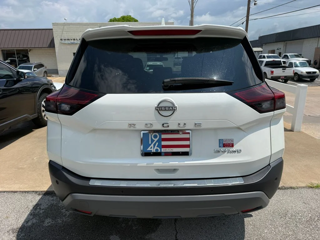 Used 2023 White Nissan SV image 18