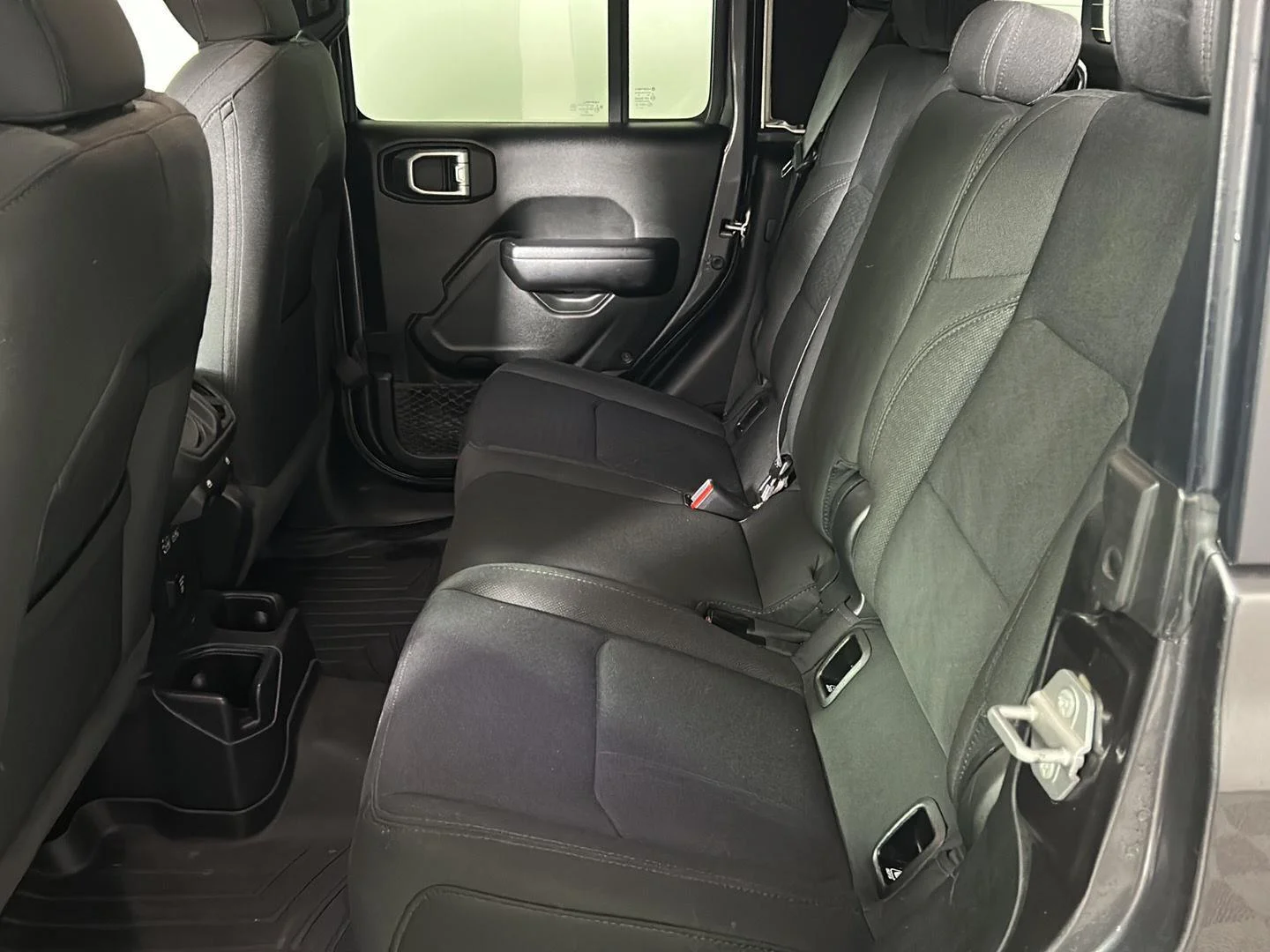 Used 2021 Granite Crystal Metallic Clearcoat Jeep Sport S image 15