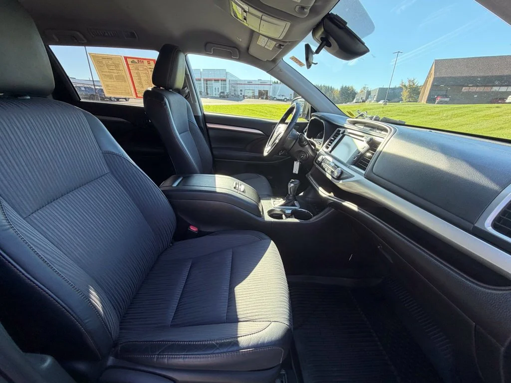 Used 2019 Blue Toyota LE Plus image 34