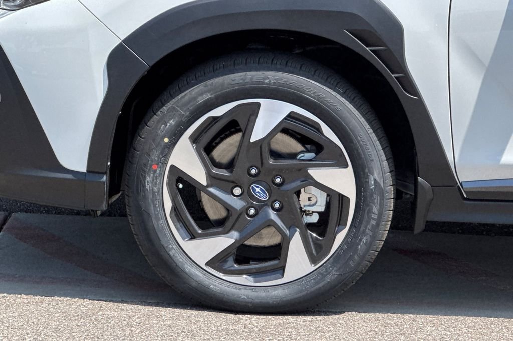 New 2026 CRYSTAL WHITE PEARL Subaru Limited image 35