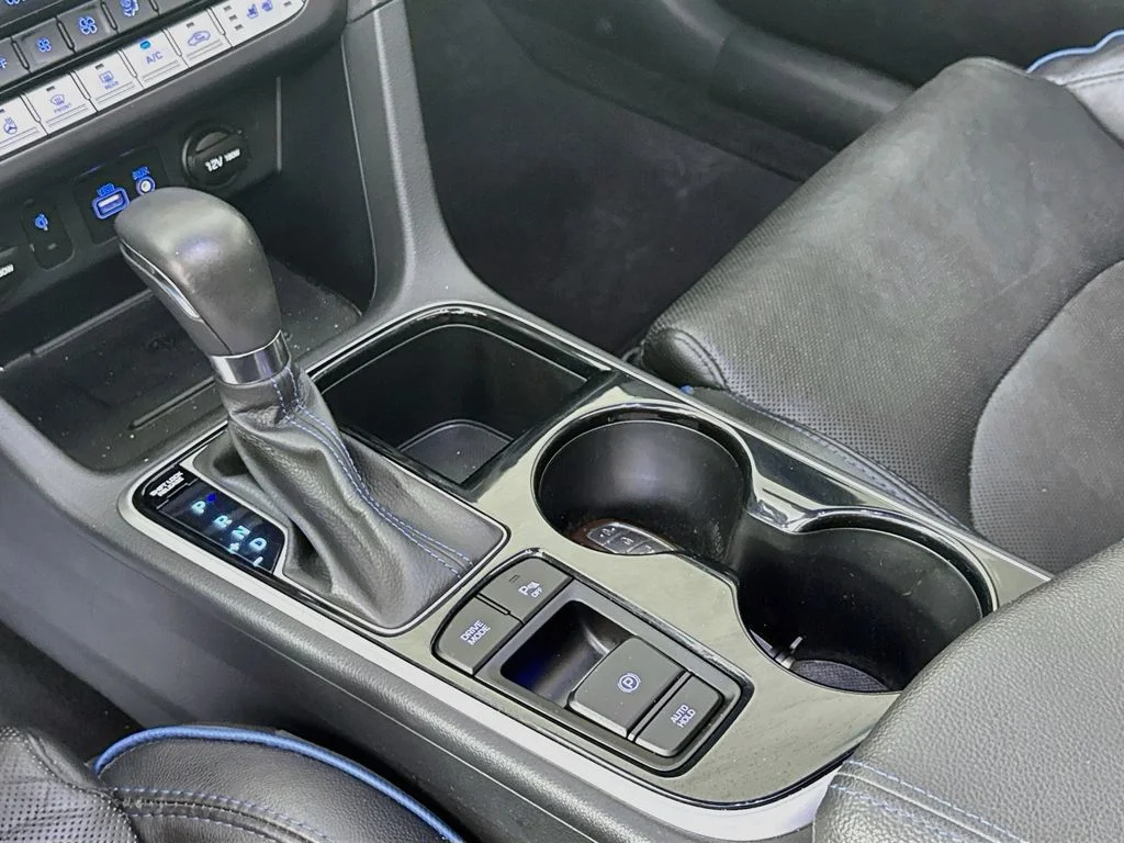 Used 2019 Blue Hyundai Limited image 20