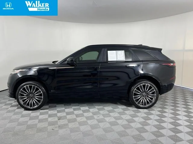 Used 2019 Black Land Rover SE R-Dynamic image 4