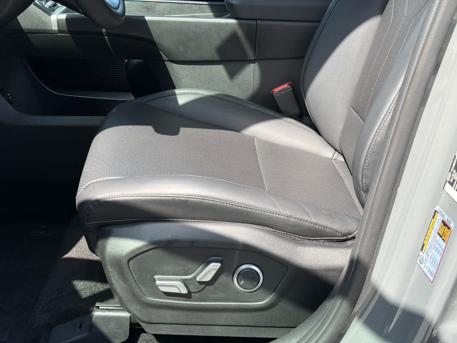 Used 2024 Hampton Gray Hyundai XRT image 13