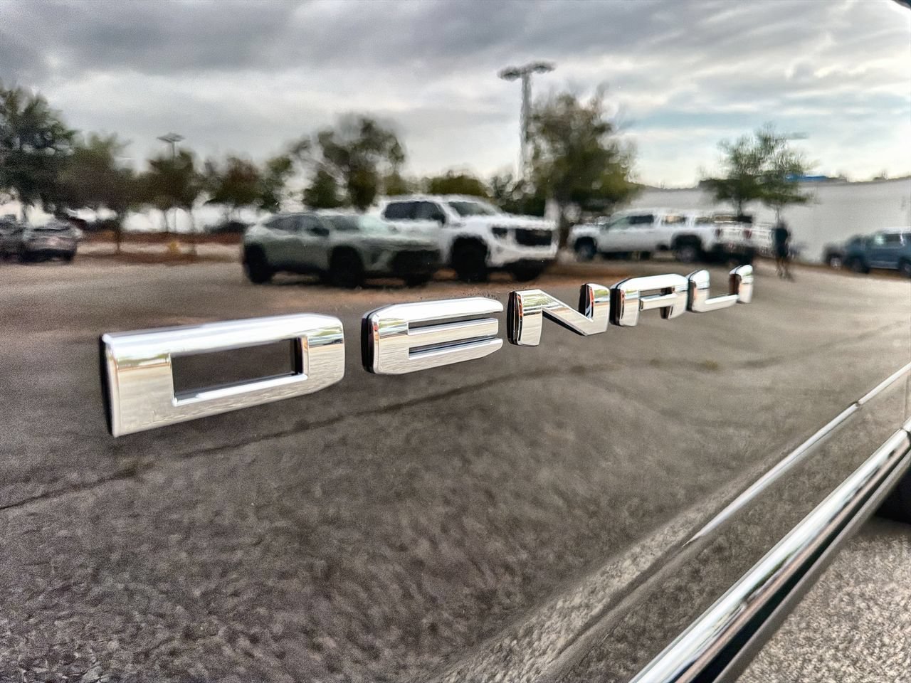 2026 GMC Yukon Denali Ultimate - Photo 27