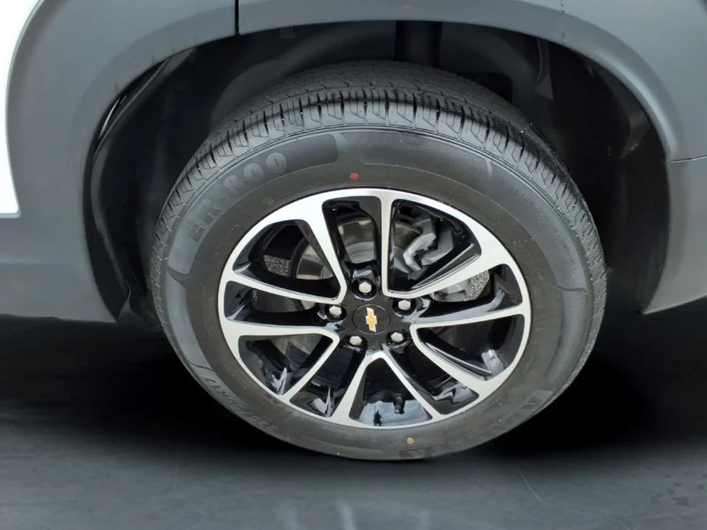 Used 2024 White Chevrolet LT image 14