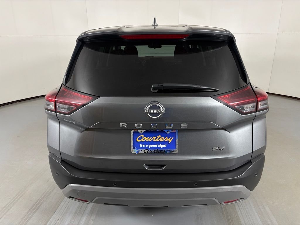 Used 2023 Gray Nissan SV image 7