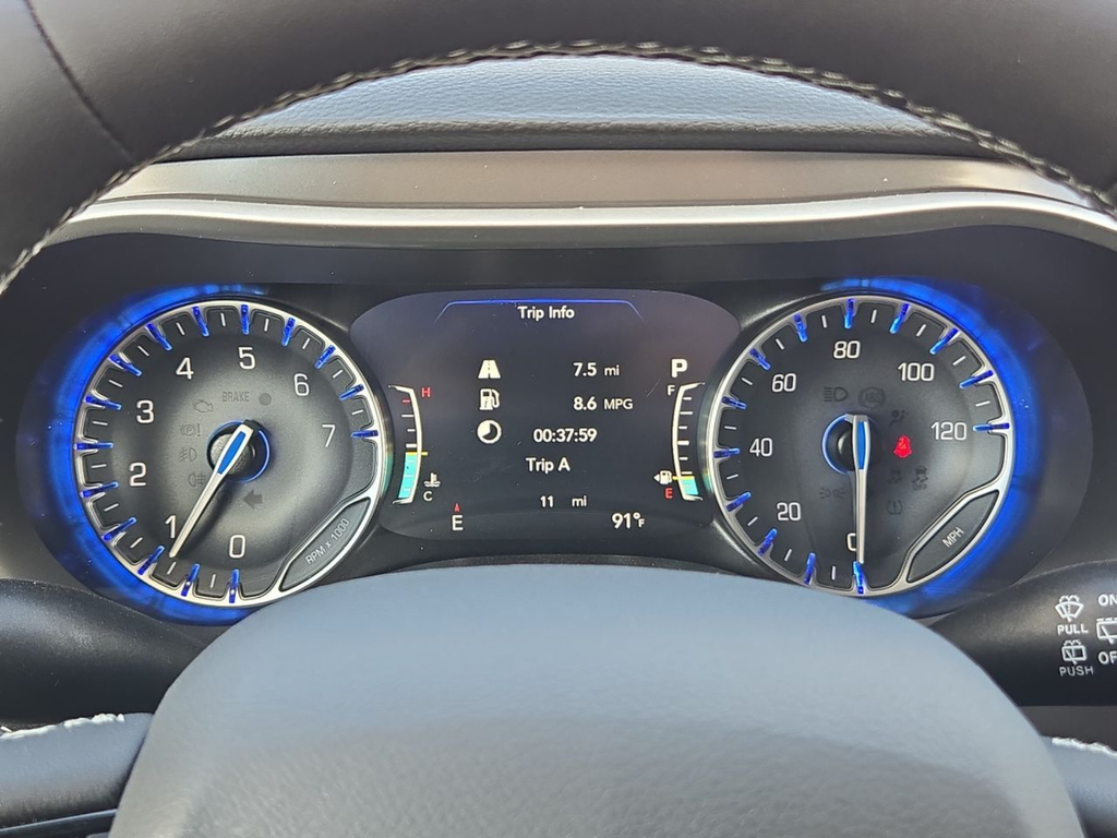 New 2026 Hydro Blue Pearl-Coat Exterior Paint Chrysler Select image 32