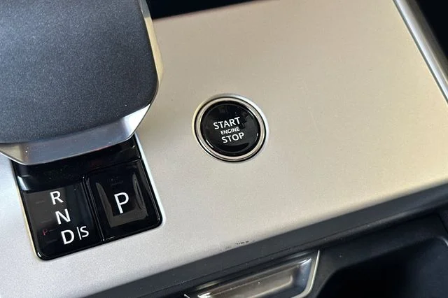 New 2026 Fuji White Land Rover SE image 21