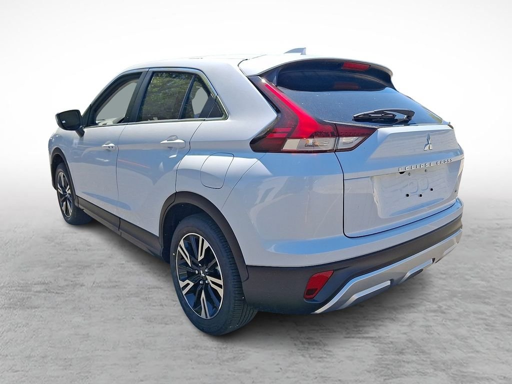 New 2026 White Mitsubishi SE image 3