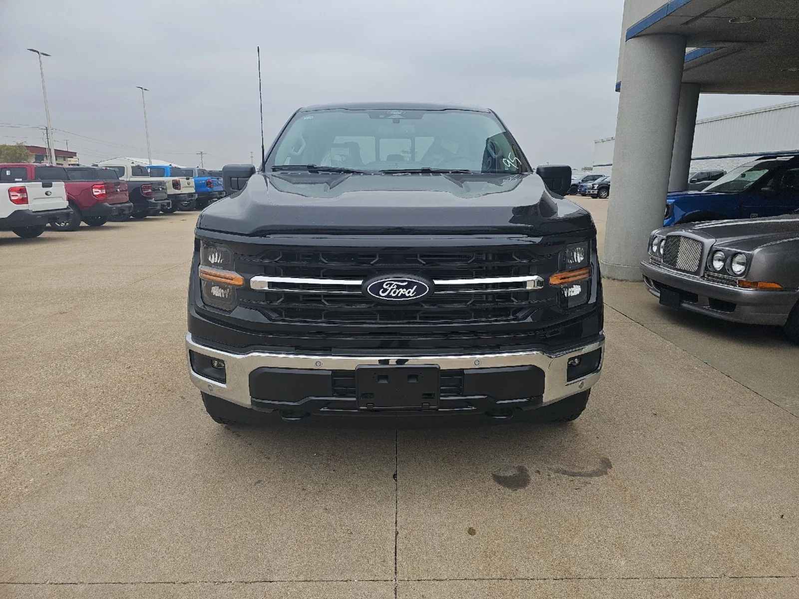 New 2026 Agate Black Metallic Ford XLT image 3