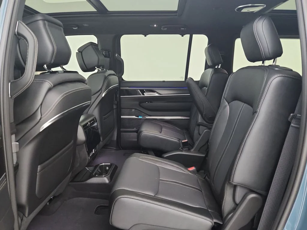 New 2026 Steel Blue Jeep Summit Obsidian image 30