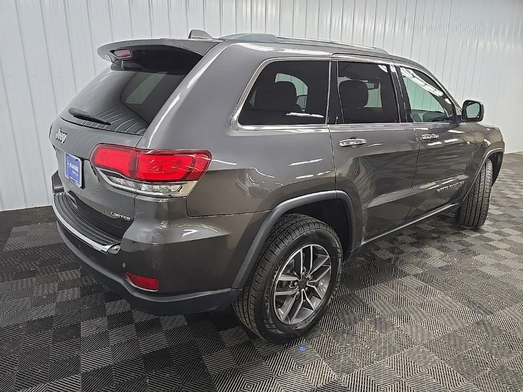 Used 2020 Gray Jeep Limited image 10