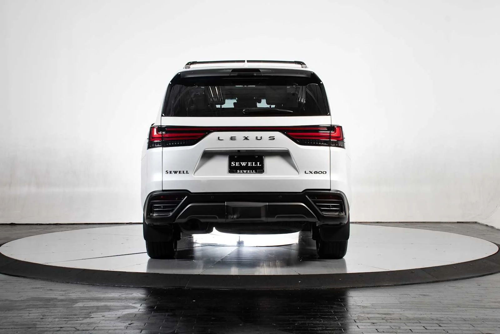 Used 2024 Eminent White Pearl Lexus Luxury image 5