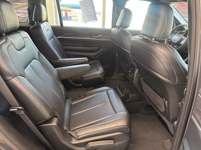 Used 2025 Metallic Jeep Limited image 12
