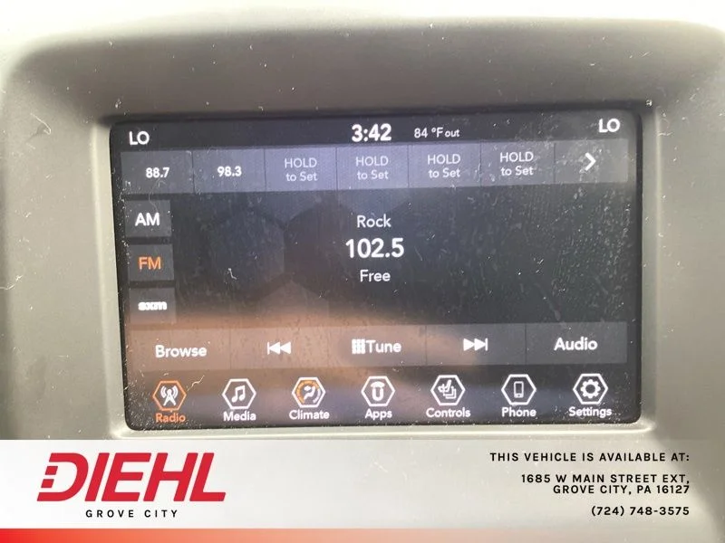 Used 2020 Red Jeep Latitude image 27