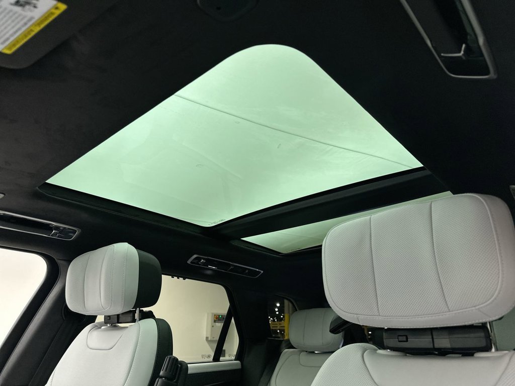 New 2026 Varesine Blue Metallic Land Rover Autobiography image 11