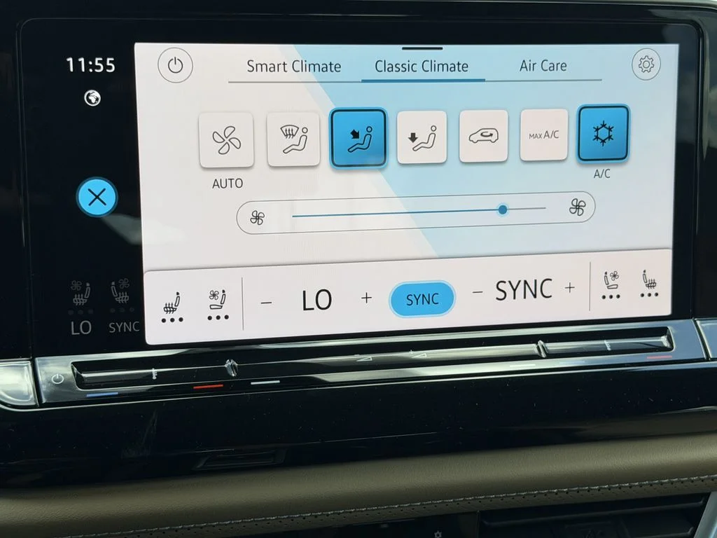 New 2026 White/off-white Volkswagen SE w/Technology image 27