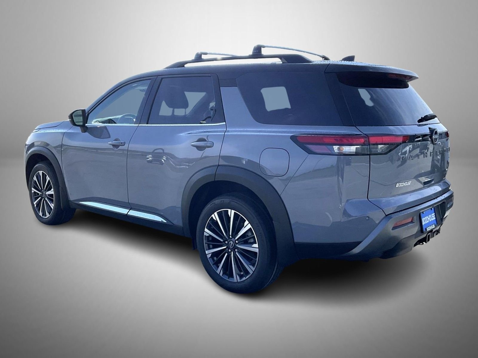 New 2026 Boulder Gray Pearl / Super Black Two-tone Nissan Platinum image 7