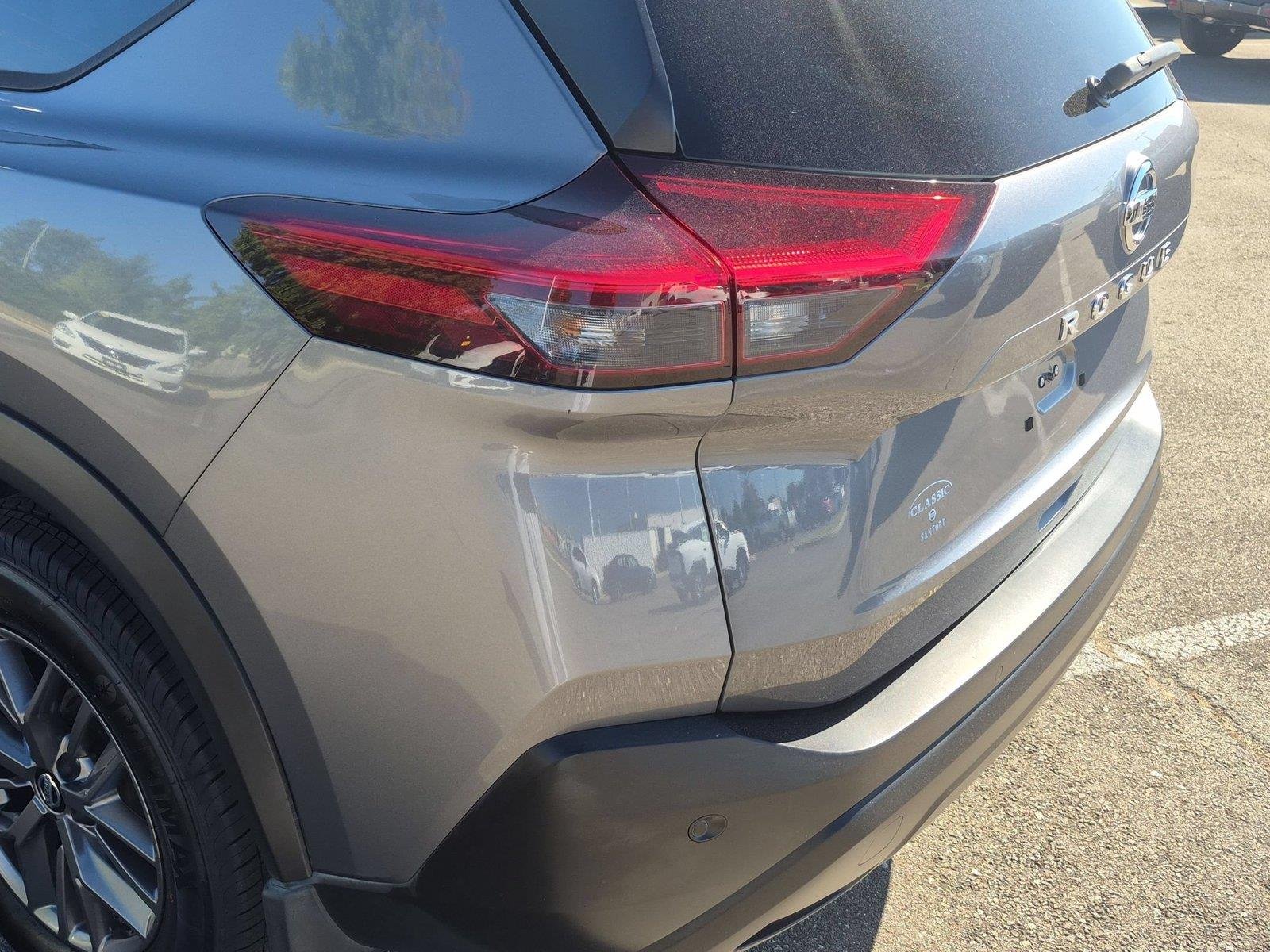 Used 2021 Gun Metallic Nissan S image 11