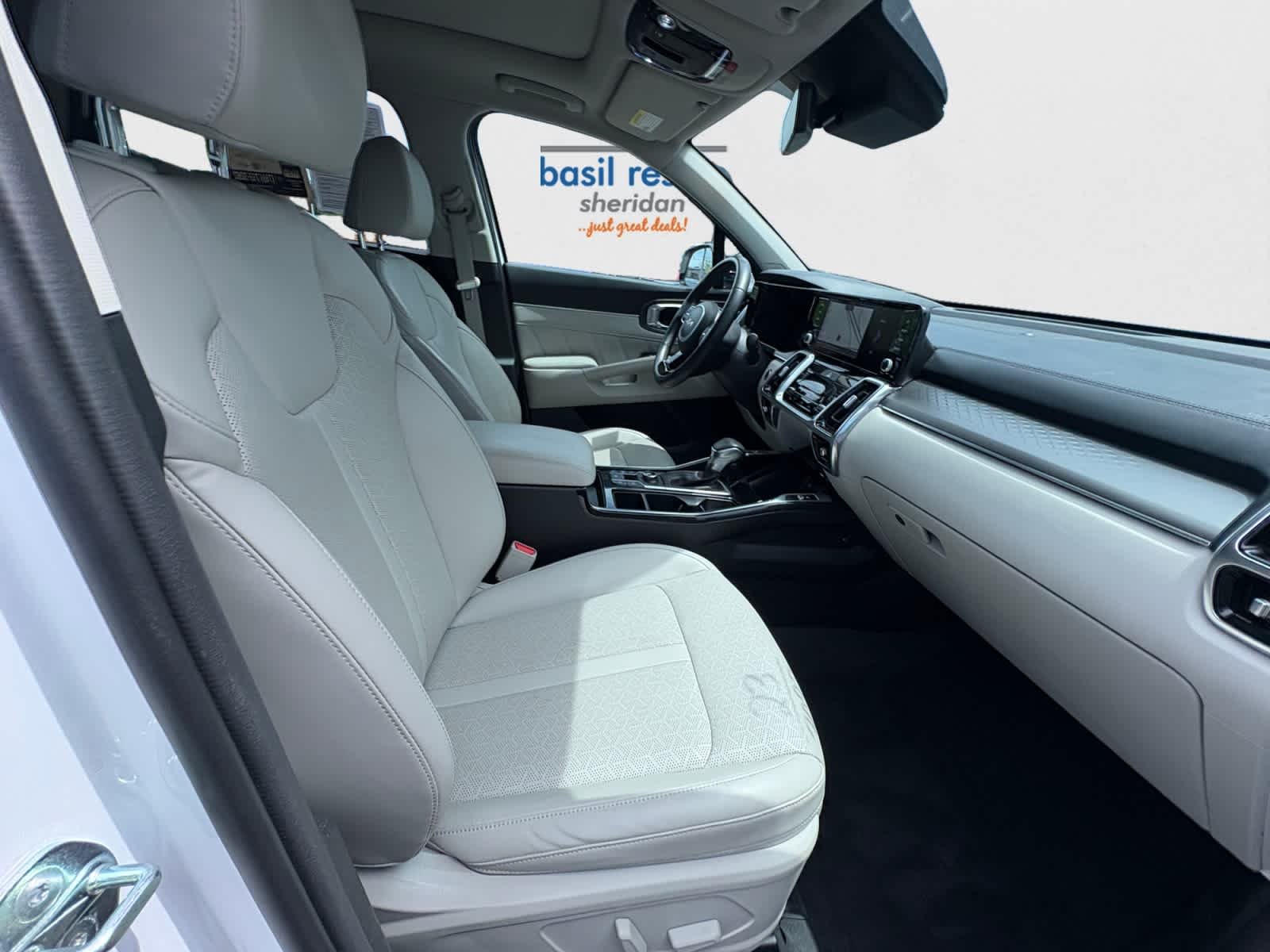 Used 2023 Glacial White Pearl Kia SX image 21