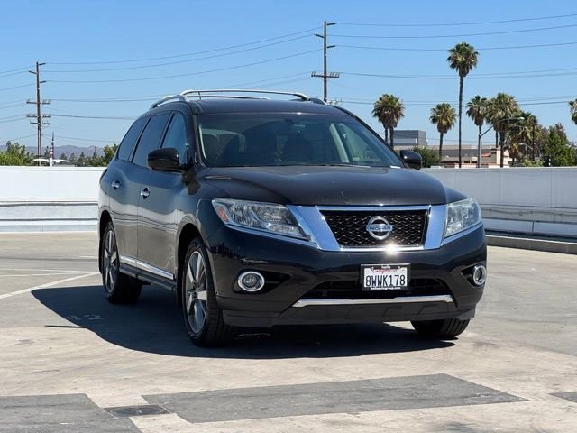Used 2016 Magnetic Black Nissan Platinum image 4