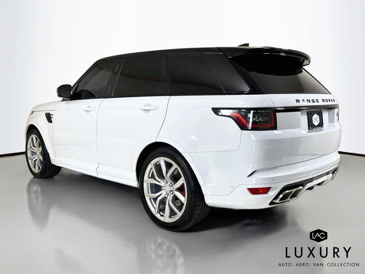 Used 2022 Fuji White Land Rover SVR image 8