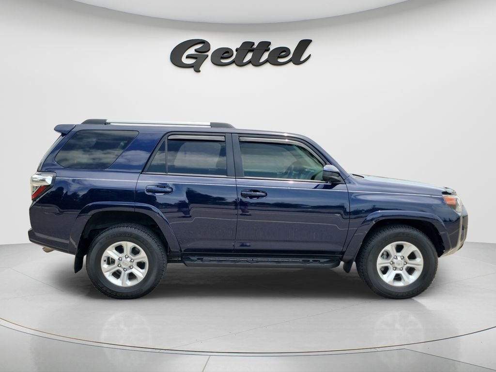 Used 2022 Blue Toyota SR5 image 4