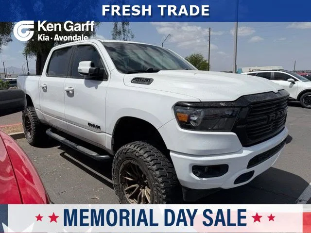 2020 RAM 1500 Big Horn/Lone Star 4x4 Crew Cab 5'7's photo