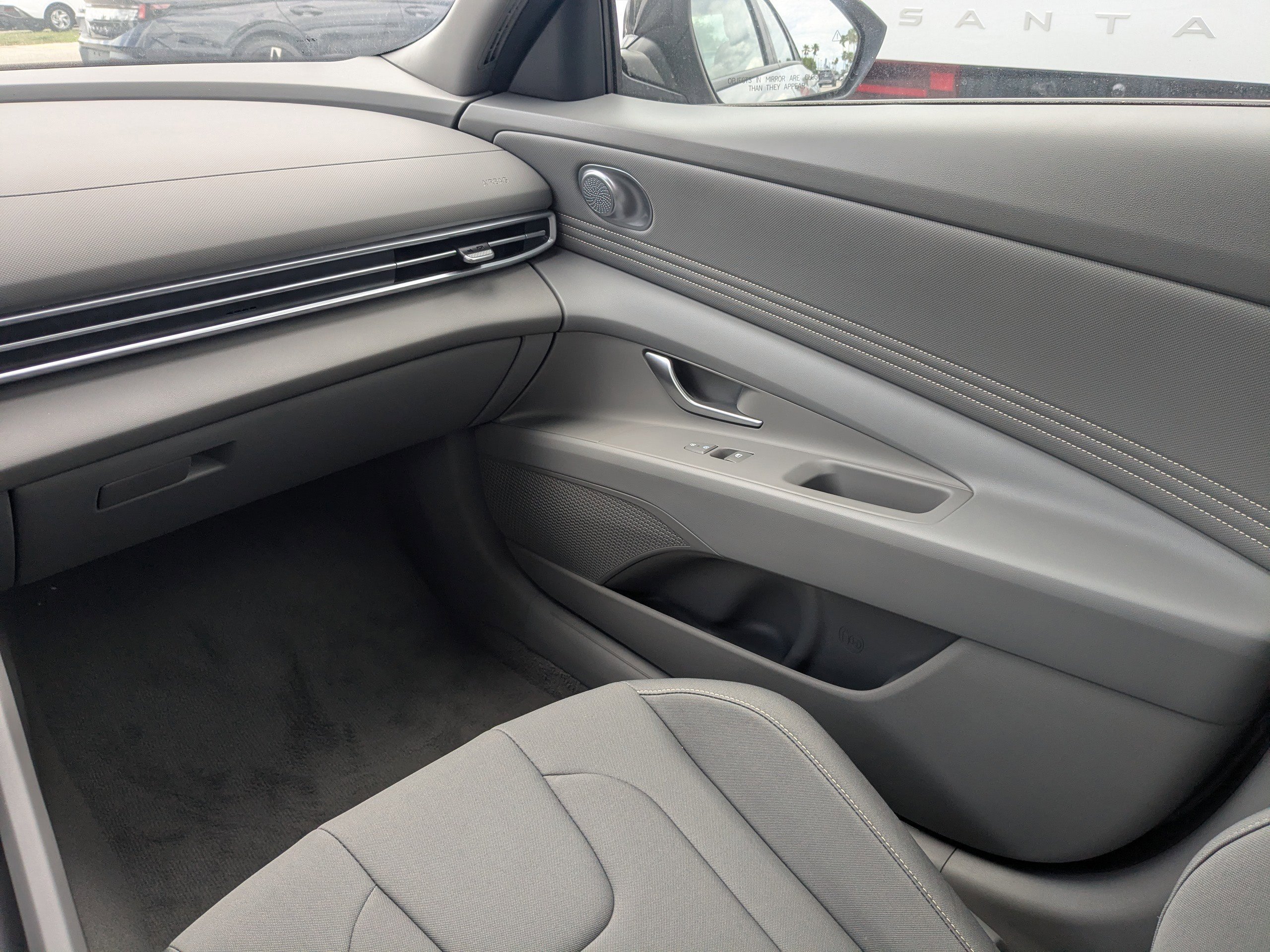 New 2025 Fluid Metal Hyundai SEL Sport image 18