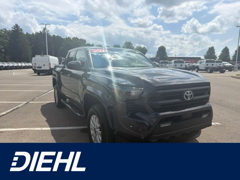 Used 2024  Toyota SR5 image 1