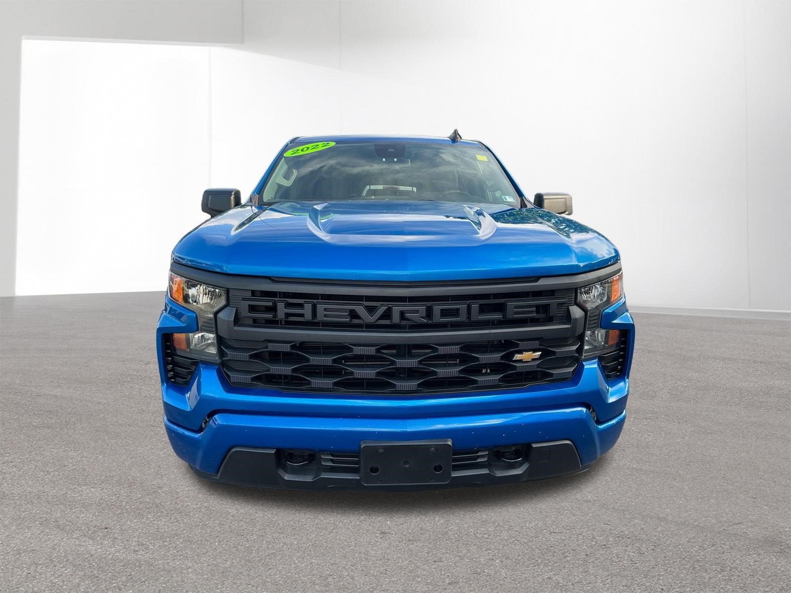 Used 2022 Glacier Blue Metallic Chevrolet Custom image 8