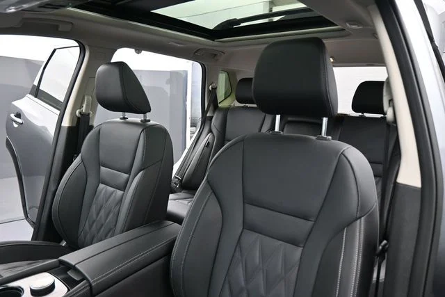 New 2026 Gray Nissan Platinum image 31
