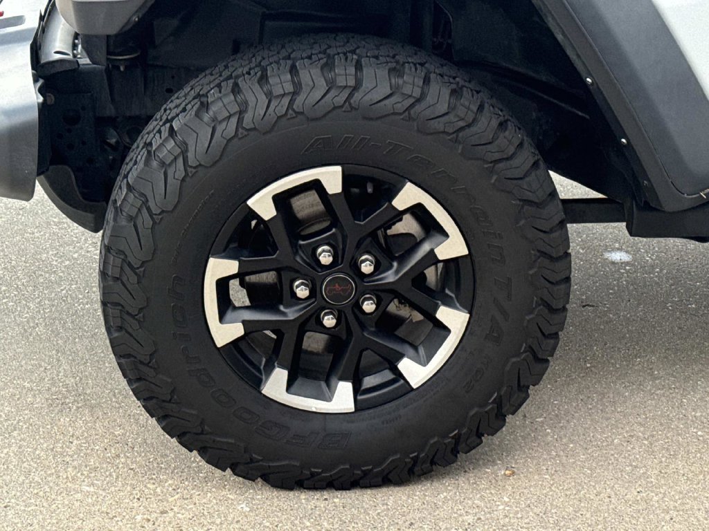 Used 2025 White Jeep Rubicon image 7