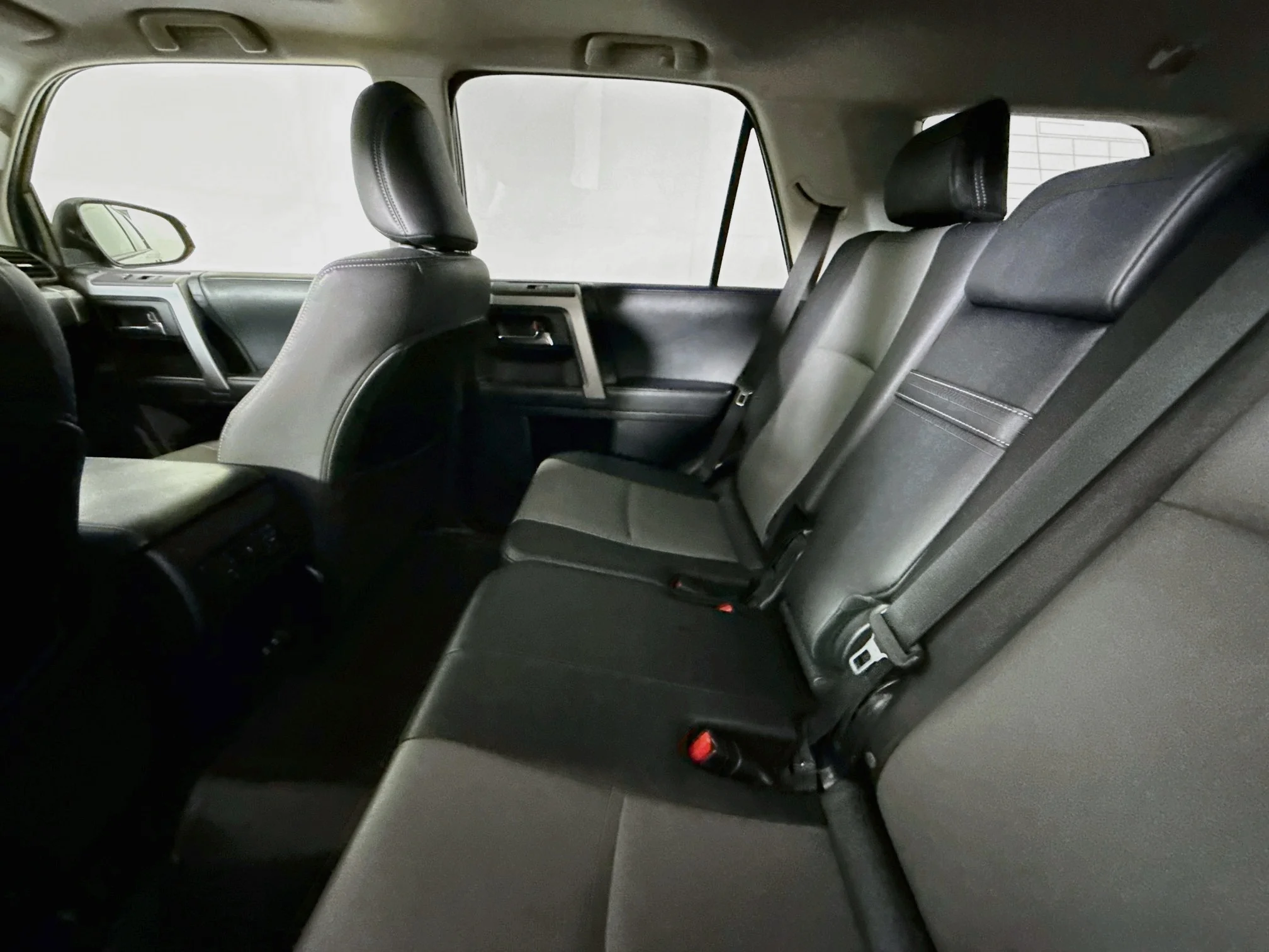 Used 2020 Magnetic Gray Metallic Toyota SR5 Premium image 22