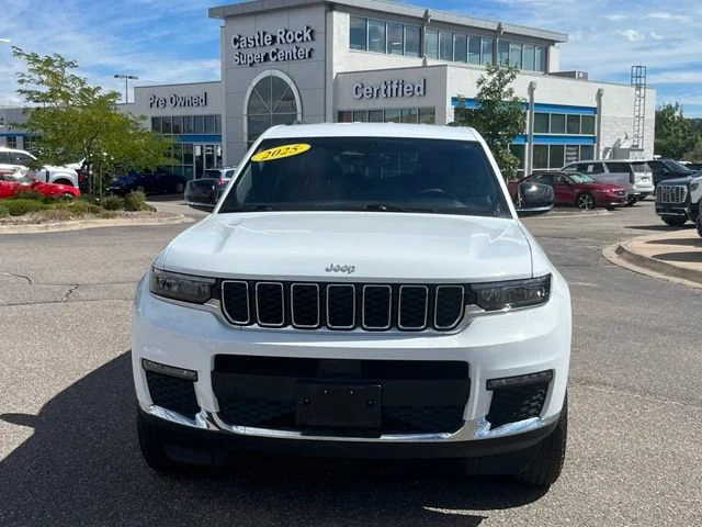 Used 2025 White Jeep Limited 4x4 image 9