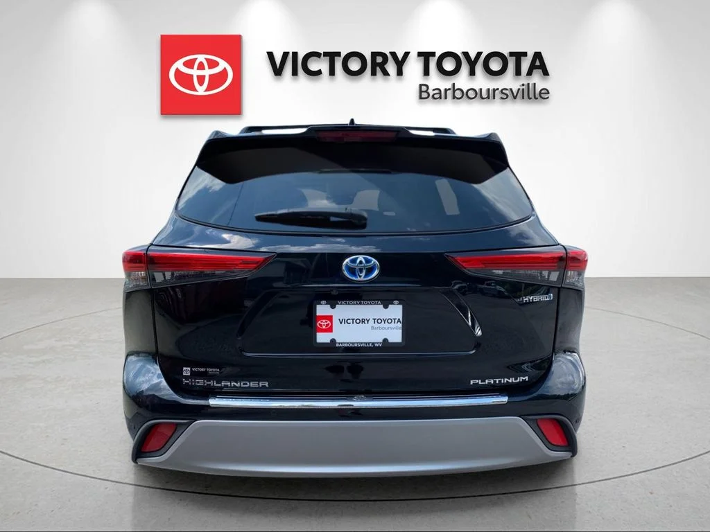 Used 2022 Black Toyota Platinum image 4