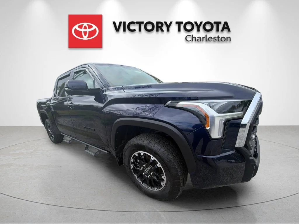 Used 2025  Toyota SR5 image 5