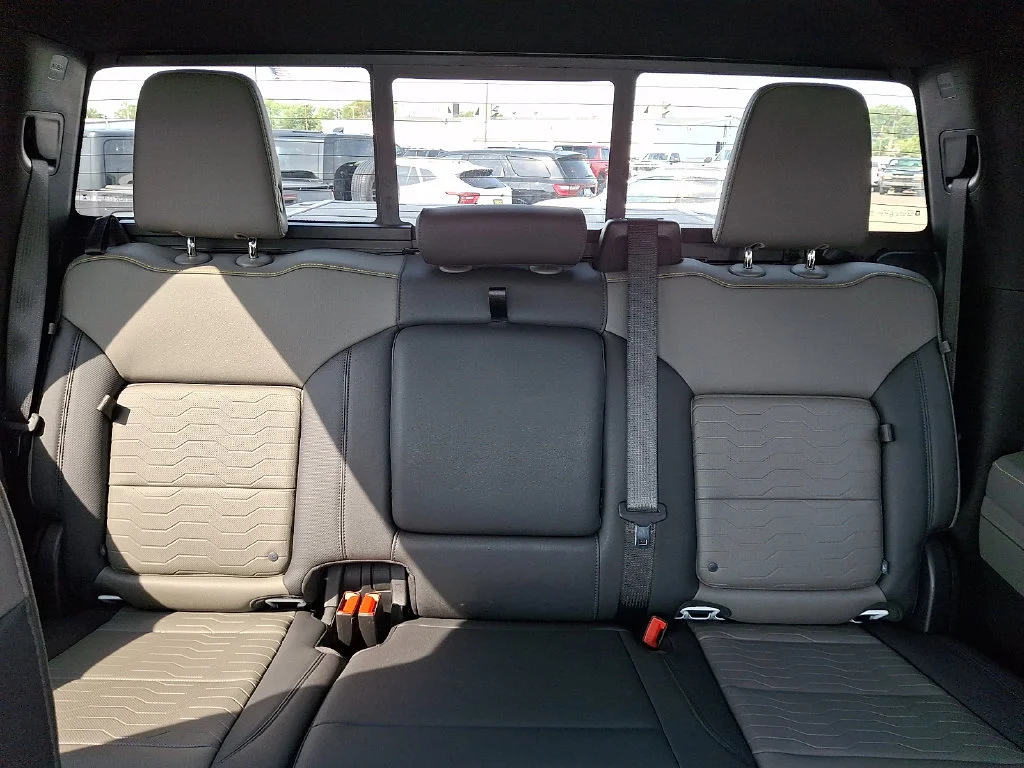 Used 2025 Summit White Chevrolet ZR2 image 20