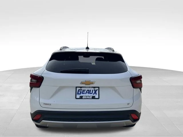 Used 2025 White Chevrolet LT image 11